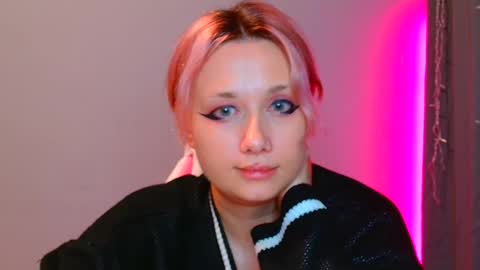 Snapshot of tommioo7 chatting on February 19, 1:29 am Galadriel online show from February 19, 1:29 am