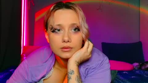 Snapshot of tommioo7 chatting on March 8, 8:55 am Galadriel online show from March 8, 8:55 am