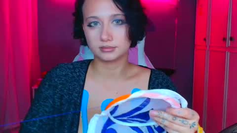 Snapshot of tommioo7 chatting on October 25, 8:14 pm Galadriel online show from October 25, 8:14 pm