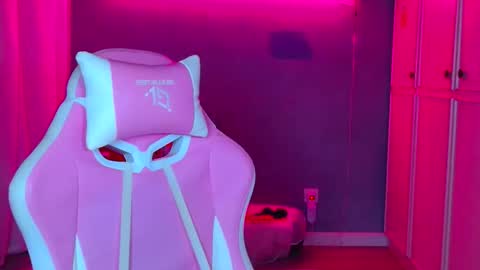 Snapshot of tommioo7 chatting on November 8, 9:57 pm Galadriel online show from November 8, 9:57 pm