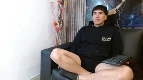 Snapshot of tommy160920 chatting on November 26, 1:23 pm tommy160920 online show from November 26, 1:23 pm