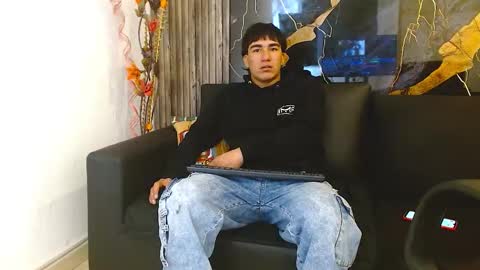 Snapshot of tommy160920 chatting on December 1, 12:54 pm tommy160920 online show from December 1, 12:54 pm