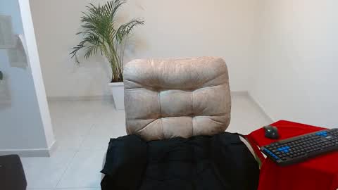 Snapshot of tommy160920 chatting on December 3, 1:53 pm tommy160920 online show from December 3, 1:53 pm