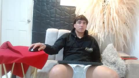 Snapshot of tommy160920 chatting on December 5, 1:31 pm tommy160920 online show from December 5, 1:31 pm