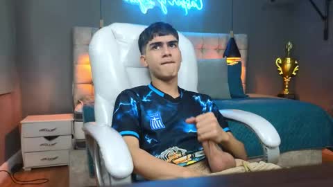 Tommy  online show from February 14, 9:56 am