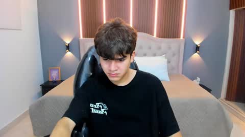 Tommy  online show from October 2, 3:57 am