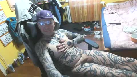 tommy18cmhot online show from March 22, 5:44 am