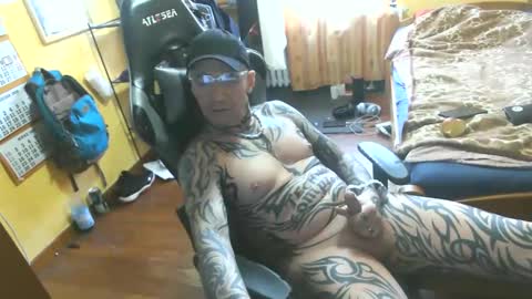 tommy18cmhot online show from April 6, 10:49 am