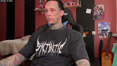 Snapshot of tommy__gun_ chatting on December 25, 10:17 am Tommy and Katana online show from December 25, 10:17 am