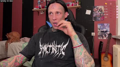 Snapshot of tommy__gun_ chatting on December 25, 3:06 pm Tommy and Katana online show from December 25, 3:06 pm