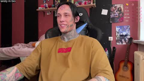 Snapshot of tommy__gun_ chatting on December 27, 8:35 am Tommy and Katana online show from December 27, 8:35 am