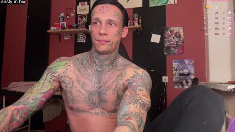 Snapshot of tommy__gun_ chatting on December 29, 8:37 pm Tommy and Katana online show from December 29, 8:37 pm