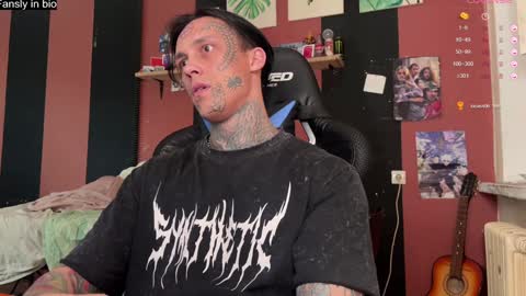 Snapshot of tommy__gun_ chatting on January 2, 3:19 pm Tommy and Katana online show from January 2, 3:19 pm