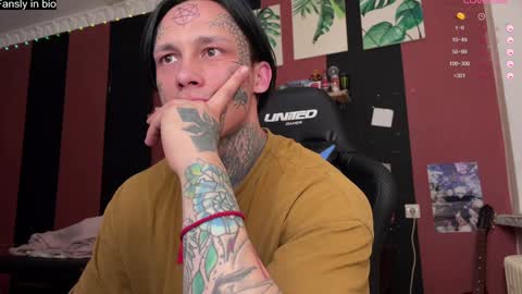 Snapshot of tommy__gun_ chatting on January 3, 1:58 pm Tommy and Katana online show from January 3, 1:58 pm