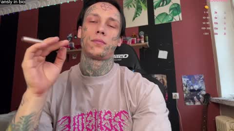 Snapshot of tommy__gun_ chatting on January 4, 7:24 am Tommy and Katana online show from January 4, 7:24 am