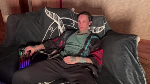 Snapshot of tommy__gun_ chatting on January 27, 3:18 pm Tommy and Katana online show from January 27, 3:18 pm