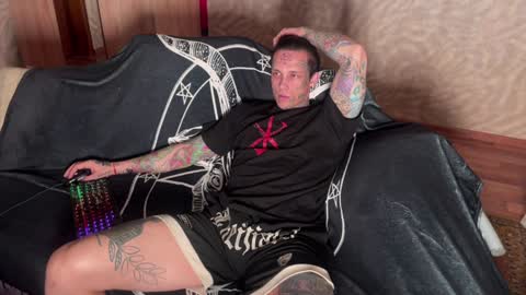 Snapshot of tommy__gun_ chatting on January 30, 3:29 pm Tommy and Katana online show from January 30, 3:29 pm