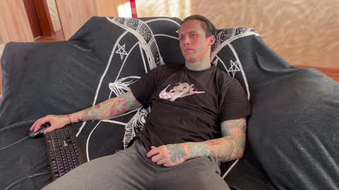 Snapshot of tommy__gun_ chatting on February 5, 6:56 am Tommy and Katana online show from February 5, 6:56 am