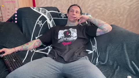 Snapshot of tommy__gun_ chatting on February 8, 6:22 am Tommy and Katana online show from February 8, 6:22 am