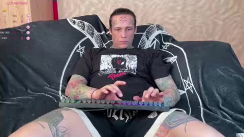 Snapshot of tommy__gun_ chatting on February 14, 11:21 am Tommy and Katana online show from February 14, 11:21 am