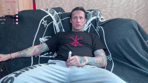 Snapshot of tommy__gun_ chatting on February 16, 6:32 am Tommy and Katana online show from February 16, 6:32 am