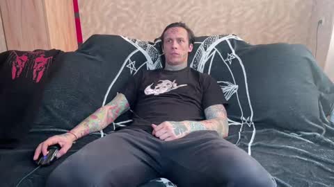 Snapshot of tommy__gun_ chatting on February 28, 5:37 am Tommy and Katana online show from February 28, 5:37 am