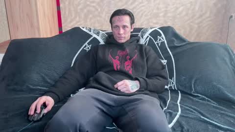 Snapshot of tommy__gun_ chatting on March 1, 6:24 am Tommy and Katana online show from March 1, 6:24 am