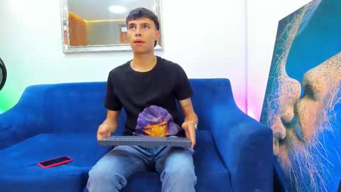 Snapshot of tommy__scott chatting on November 20, 11:10 am Tommy Scott online show from November 20, 11:10 am