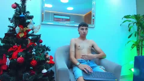 Snapshot of tommy__scott chatting on December 3, 11:30 am Tommy Scott online show from December 3, 11:30 am