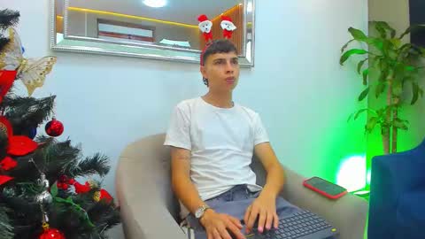 Snapshot of tommy__scott chatting on December 5, 11:41 am Tommy Scott online show from December 5, 11:41 am