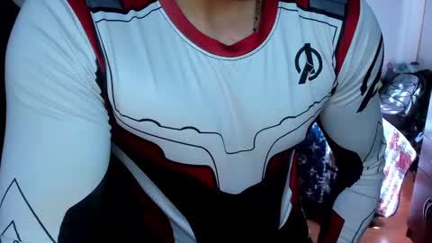 Twitter BreddTommy IG tommy bredd online show from October 11, 6:39 pm