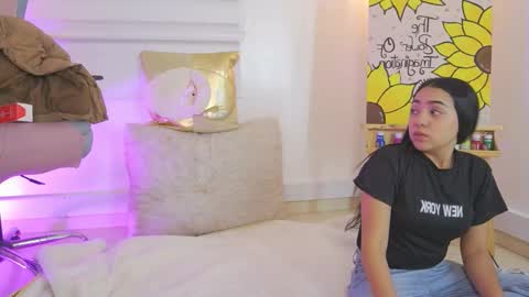 Snapshot of tommy_buttercup chatting on December 14, 1:27 pm Tommy y butter online show from December 14, 1:27 pm