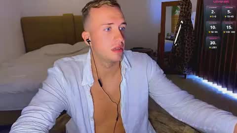 Snapshot of tommy_cumfinger chatting on June 20, 1:52 am Tommy online show from June 20, 1:52 am