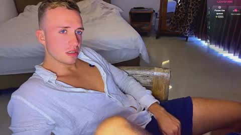 Snapshot of tommy_cumfinger chatting on June 21, 4:15 am Tommy online show from June 21, 4:15 am