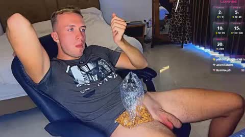 Snapshot of tommy_cumfinger chatting on July 7, 7:23 am Tommy online show from July 7, 7:23 am