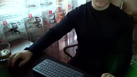 Tommi Li online show from January 4, 10:49 am