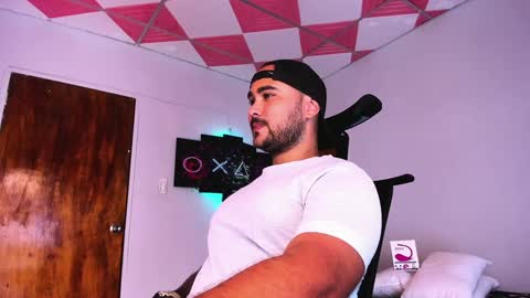 tommy_sccott online show from December 18, 2:53 am