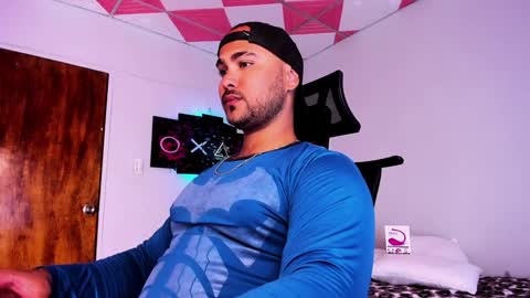 tommy_sccott online show from January 4, 3:18 am