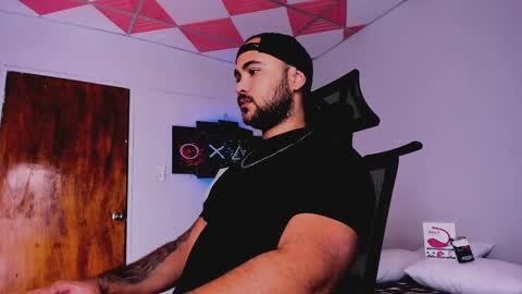 tommy_sccott online show from February 16, 2:42 am