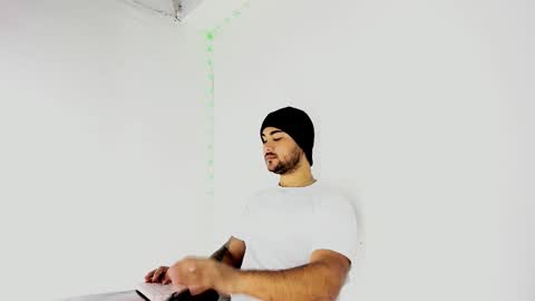 tommy_sccott online show from September 18, 11:18 pm