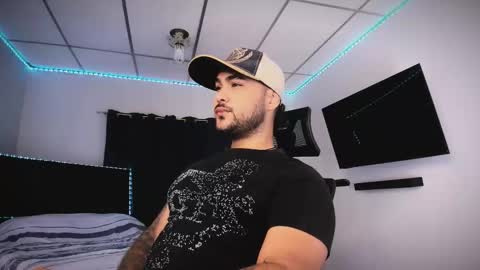 tommy_sccott online show from February 4, 9:42 pm