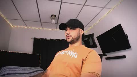 tommy_sccott online show from February 5, 11:20 pm