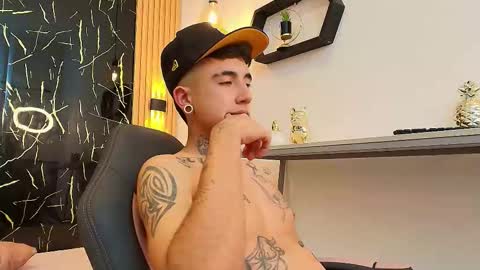 tommy_will online show from January 16, 4:27 am