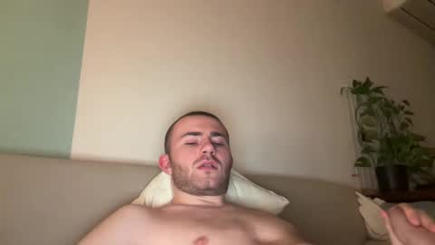 Snapshot of tommyflash_tut chatting on February 12, 9:01 pm tommyflash_tut online show from February 12, 9:01 pm