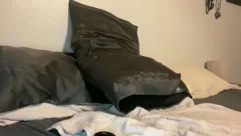 tommygunzsolo online show from December 14, 3:47 pm