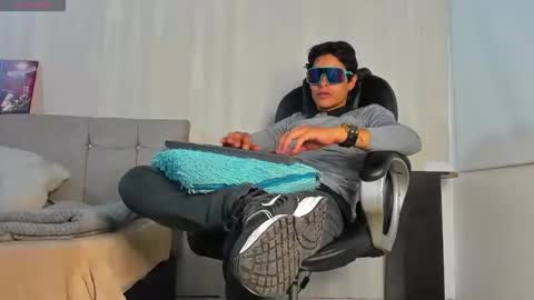 tommyhot7 online show from June 7, 6:55 pm