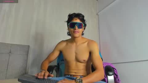 tommyhot7 online show from June 9, 8:20 pm