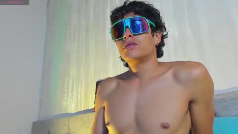 tommyhot7 online show from June 11, 12:32 am
