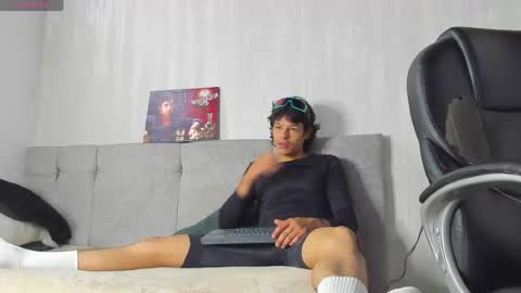 tommyhot7 online show from June 21, 7:16 pm