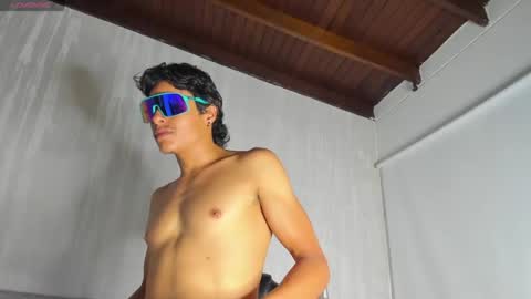 tommyhot7 online show from June 25, 9:08 pm